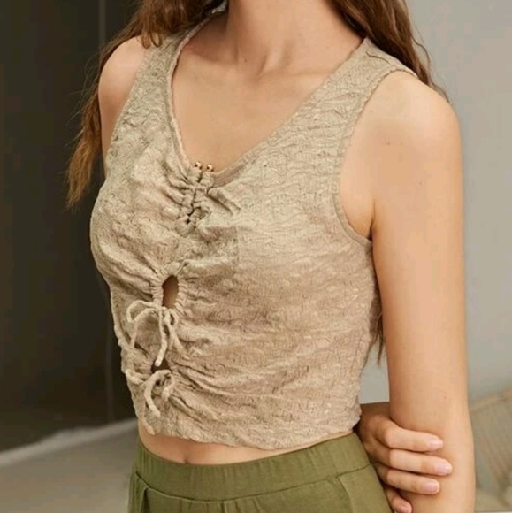 Keyhole crop top - Picture 4 of 4